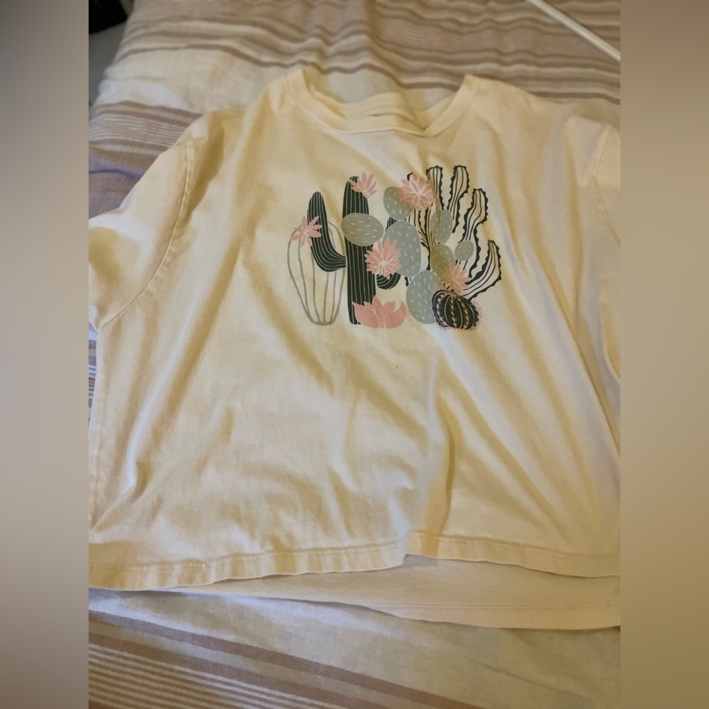 crop top - Picture 3 of 3